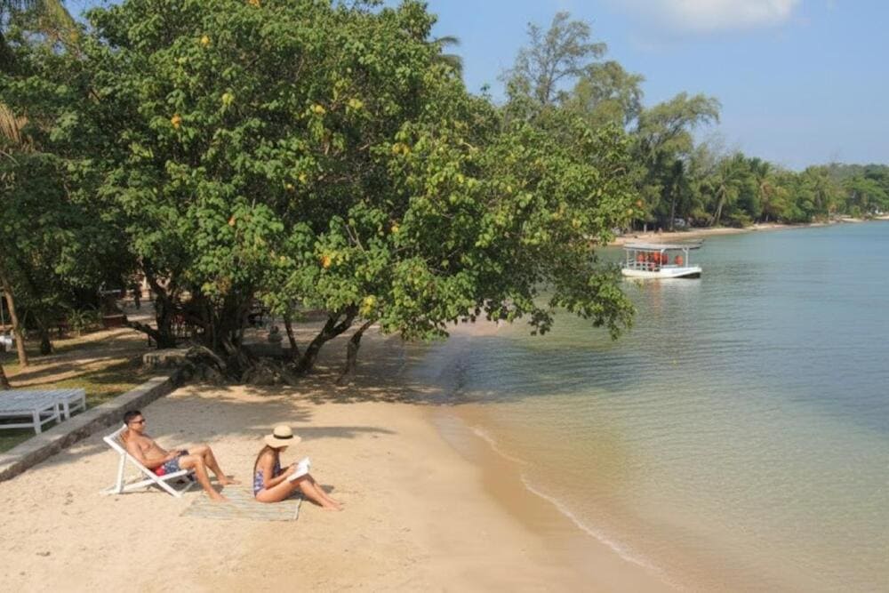 Cửa Cạn mang đến trải nghiệm biển vắng vẻ, yên bình và nguyên sơ